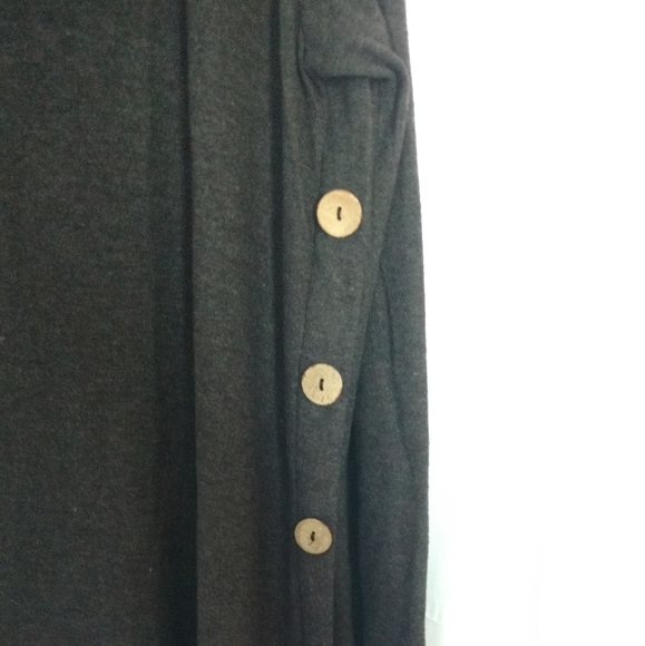 Women'S Assymetrical Hacci Tunic With Buttons. - Picture 6 of 11